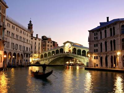 Rialto Bridge - Venice, Italy